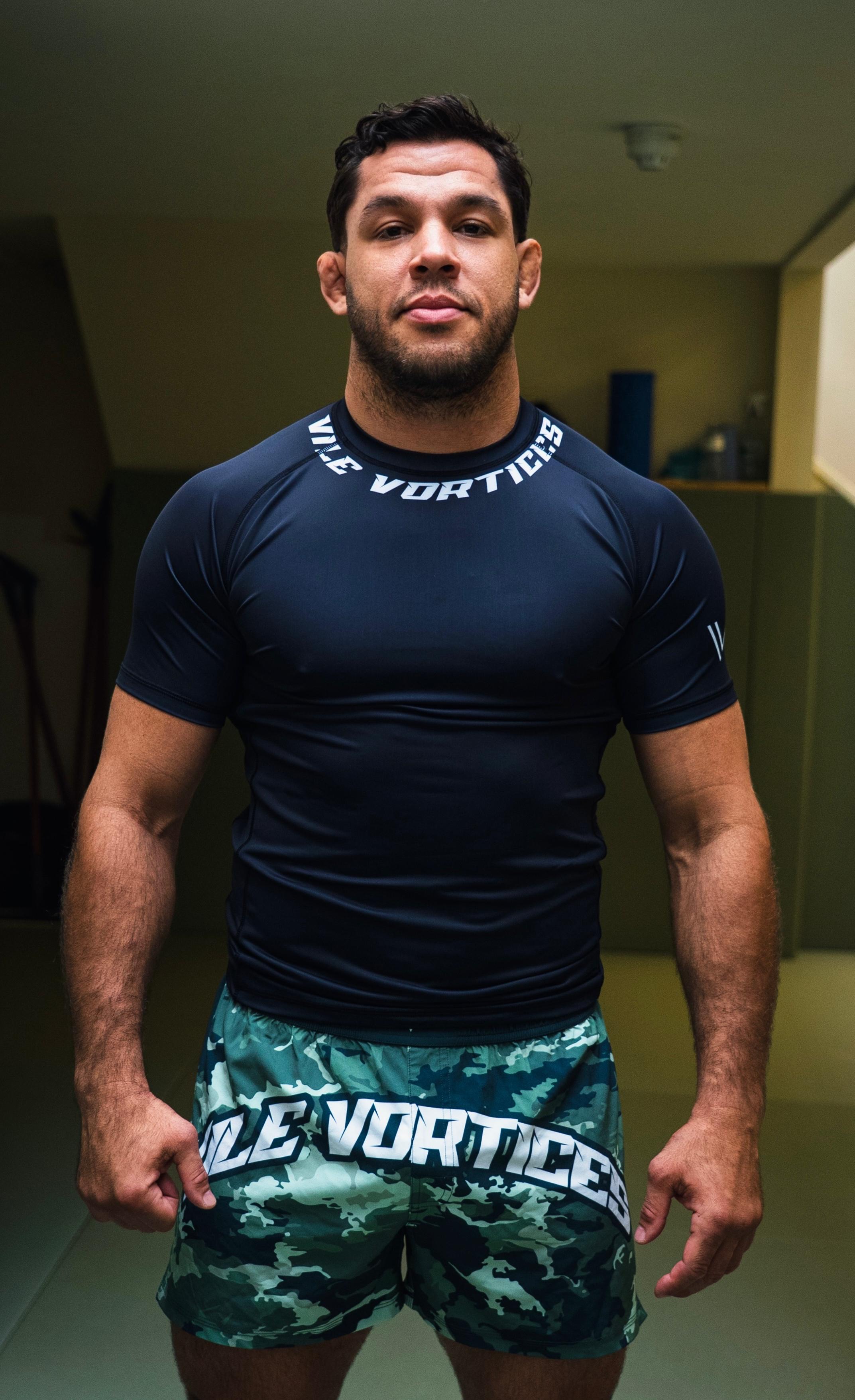 Black Curve Rashguard